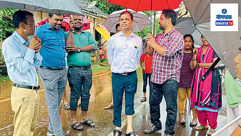 Goa Flood:  आमदारांसह अधिकाऱ्यांकडून पाहणी, बाजारातील व्यवहार सुरू