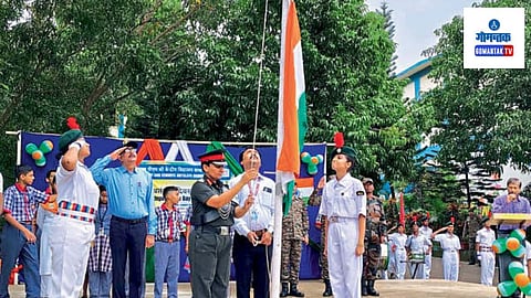 PM Shri Kendriya Vidyalaya Bambolim: विद्यार्थ्यांनी भारताच्या समृद्ध सांस्कृतिक परंपरांचे चित्रण करणारे रंगीत आणि उत्साही सामूहिक नृत्य सादर केले