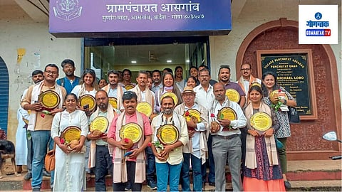  Journalist Felicitation: पत्रकारांचा श्रीफळ तसेच मानचिन्ह देऊन जाहीर सत्कार करण्यात आला