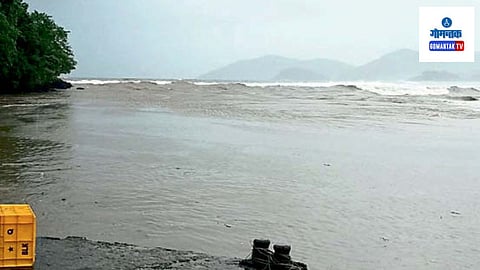 Talpona River: भरतीच्या वेळी मासेमारी बोटी समुद्रात सोडणे व जेटीजवळ आणणे नदीचे मुख गाळाने भरल्याने मत्स्य व्यावसायिकांना शक्य होत नाही