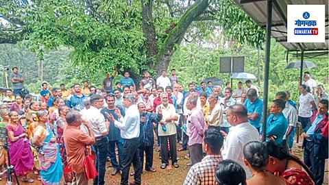 Bhoma Gram Sabha: ग्रामस्थांनी पंचायत मंडळाला धारेवर धरत आम्हाला गावातून चौपदरी महामार्ग नकोच, असा आग्रह धरला