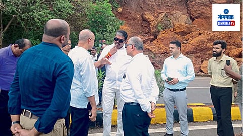 Mormugao Landslide: संबंधित विभाग टेकडीवरील कोसळलेली दरड पाहून जबाबदारी घेण्यापासून माघार घेत आहेत