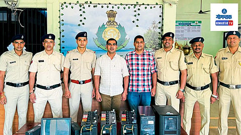 Anjuna Police: १८ ते २० वयोगटातील मुलांची टोळी;  १७ वर्षीय अल्पवयीन मुलाचाही संशयितांमध्ये समावेश असून त्याचा शोध सुरु