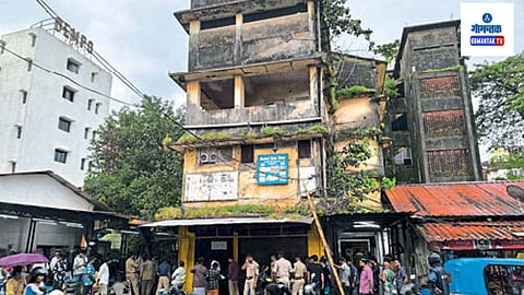 Panjim Municipal Council: इमारत धोकादायक असल्याने मासळी विक्रेत्यांना का हटवण्यात आले नाही, असा प्रश्‍न मुंबई उच्च न्यायालयाच्या गोवा खंडपीठाने पणजी महापालिकेला केला होता