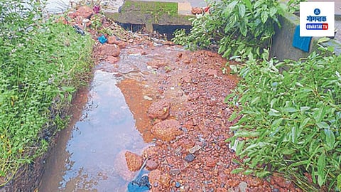 Gokulwadi Drain Problem: नगराध्यक्षांनी तातडीने या नाल्याच्या साफसफाईचे निर्देश दिले; तसेच दोन ठिकाणी वाहून गेलेल्या रस्त्याची डागडुजी करण्याची सूचना केली 