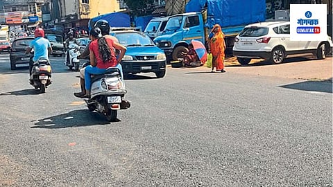 Ponda Road Repair: अधूनमधून जोरदार पाऊस कोसळत असल्याने काही ठिकाणचे रस्ते पुन्हा एकदा खराब झाले आहेत