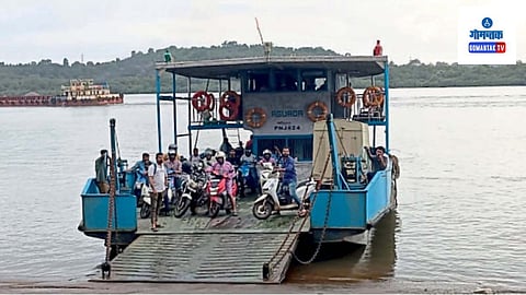 Sarmanas Tonk Ferry: नोकरी धंद्यानिमित्त सारमानस-टोंक जलमार्गावरून दरदिवशी हजारो प्रवासी ये-जा करीत असतात