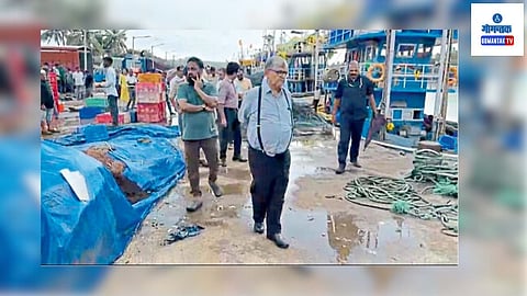 Cutbona Mobor: कुटबण जेटीची अवस्‍था काय आहे हे जाणून घेण्‍यासाठी सिक्‍वेरा यांनी आज या जेटीला भेट दिली. त्‍यांच्‍याबराेबर दक्षिण गोव्‍याचे अतिरिक्‍त जिल्‍हाधिकारी उदय प्रभुदेसाई आणि अन्‍य अधिकारी उपस्‍थित होते.