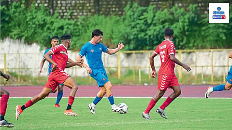 FC Goa: एफसी गोवाच्या आघाडीफळीतील प्रमुख खेळाडू इकेर ग्वॉर्रोचेना, भारताचा आंतरराष्ट्रीय बचावपटू संदेश झिंगन दुखापतीमुळे इंडियन सुपर लीग (आयएसएल) फुटबॉल स्पर्धेतील चारही सामने खेळू शकले नव्हते, त्यामुळे मुख्य प्रशिक्षक मानोलो मार्केझही चिंतित होते.