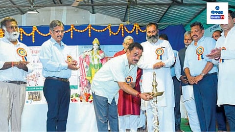 Nilkanth Halarnkar: राज्यात भटक्या गुरांची संख्या वाढत चालली असून त्यांचे पुनर्वसन होणे गरज आहे असे मत मंत्री नीळकंठ हळर्णकर यांनी व्यक्त केले. प्रत्येक तालुक्यात गोशाळा उभारणे आवश्यक तरच भटक्या गुरांची समस्या नियंत्रणात येण्यास मदत होणार आहे असे मत मायकल लोबो यांनी व्यक्त केले.