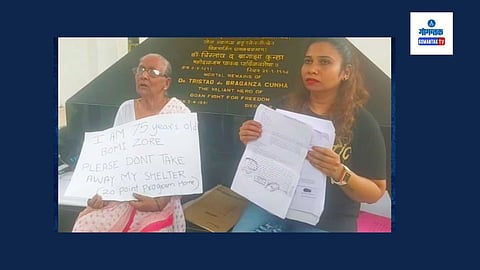 Sanguem Dhangar Women Protest At Azad Maidan: पिकास व इतर अवजारे घेऊन मला धमकावण्याचा प्रयत्न करण्यात येत असून यासंबंधी मी तक्रार करून देखील मला योग्य तो न्याय दिला जात नाही. यामुळे सरकारने मला न्याय द्यावा यासाठी आझाद मैदानावर गुरुवारी उपोषण बसलेल्या धनगर समाजातील ज्येष्ठ नागरिक बमी झोरे यांनी सांगितले. 