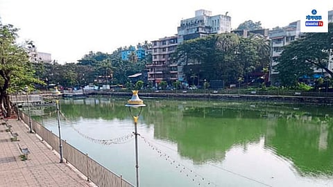 Mormugao Municipal Council: मुरगाव पालिकेने राज्य नगरविकास संस्थेमार्फत दाबोळी येथील वाडे तळ्याचे सुशोभीकरण केले होते. अखेर पालिकेने पंचायतमंत्री माविन गुदिन्हो यांच्या उपस्थितीत संपूर्ण वाडे तळे पुन्हा चर्च संस्थेच्या स्वाधीन करत असल्‍याचे सांगितले.