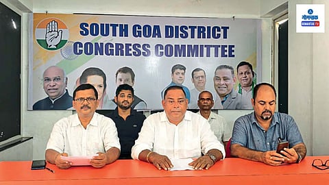 South Goa Congress: सासष्‍टी, मुरगाव आणि तिसवाडी या तीन तालुक्‍यांसाठी जमिनीचे सरकारमान्‍य दर मोठ्या प्रमाणावर वाढविल्‍याने लोकांमध्‍ये संतापाचे वातावरण पसरले आहे. या दोन्‍ही तालुक्‍यात जमीन खरेदी करताना मुद्रांक शुल्क आकारणीसाठी अधिसूचित करण्यात आलेल्या जमिनीच्या दरांमध्ये अन्यायकारक वाढ केल्याबद्दल काँग्रेस पक्षाने सरकारवर टीका केली. 