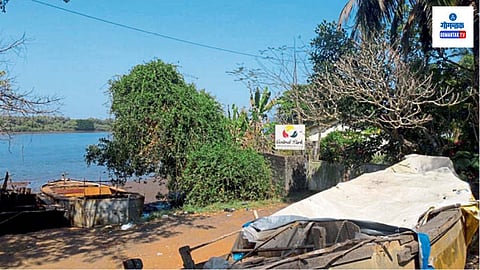 Old Goa Panchayat: जुने गोवे येथे बेकायदेशीरपणे २१ घरांना घर क्रमांक देण्याचा विषय प्रकाशात आल्यानंतर पंचायतीकडून पाहणी करण्यात आली. तिसवाडी गट विकास अधिकाऱ्यांच्या (बीडीओ) आदेशावरून पाहणी केली असता तेथे २०० मीटरची दोन जुनी बांधकामे आढळली. 