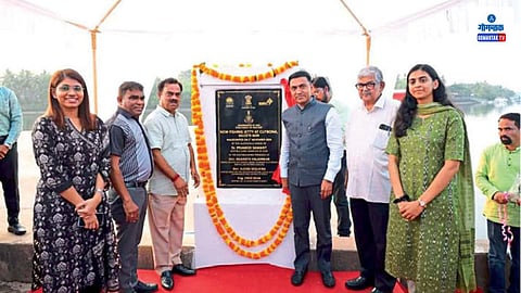 CM Pramod Sawant: मुख्‍यमंत्री डॉ. प्रमोद सावंत यांच्‍या हस्‍ते रविवारी कुटबण येथे बांधलेल्‍या नवीन मच्‍छीमारी जेटीचे उद्‍घाटन करण्‍यात आले. बोटीवर काम करणाऱ्या कामगारांच्या आरोग्याची काळजी बोटमालकांनी घ्यावी, असे मुख्यमंत्री म्हणाले.