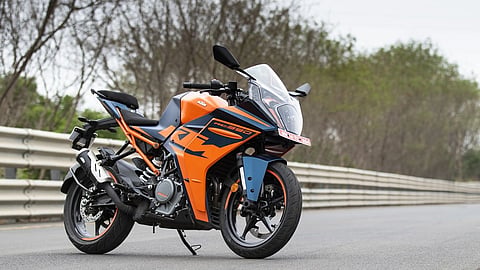 तरुणाईची धडकन Yamaha, Apache बाईकचे नवे मॉडेल येतायेत; कधी होणार लॉन्चिंग, नव्या फिचर्सची माहिती जाणून घ्या