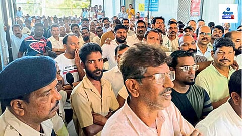 Dabolim Airport Touts Issue: टाऊट्‌सनी आमचं जगणं मुश्कील केलयं, त्यांचा बंदोबस्त करा... टॅक्सीमेन असोसिएशनचं पोलिसांकडं गाह्राणं 
