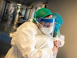 covid patient death rate is decreasing 