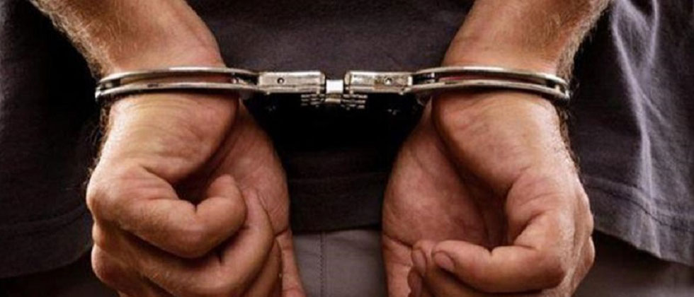 Goa Crime Branch Poilice: यावेळी २४ जणांना अटक करून या जुगारातील  रोख रक्कम व इतर जुगार साहित्यासह ३ लाखांचा ऐवज जप्त केला