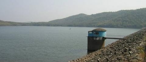 Goa chapoli Dam.jpg