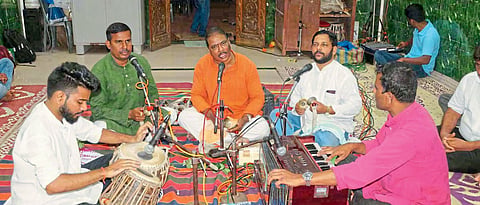 भजन कलाकारांचा पोशाख व पेहराव