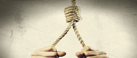 man commit suicide by hanging himself on a tree in mhapsa