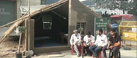 Farmer Protest Protesting farmers build mud houses on Delhi border