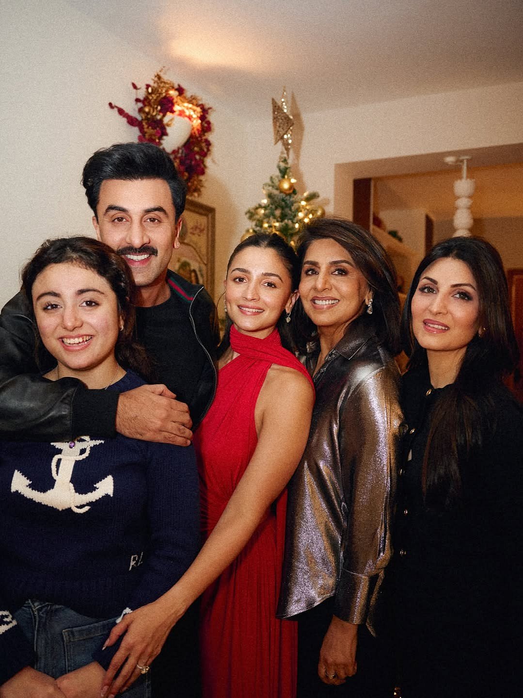 alia bhatt christmas dress Alia Bhatt's Christmas was all about family, home-cooked delicacies and a giant tree. See pics