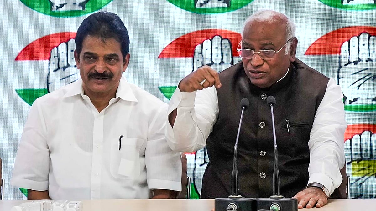 India Politics LIVE Updates | Congress to hold 'urgent' meeting today to discuss current political developments