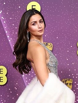 alia bhatt purple dress Alia Bhatt Looked Stunning In A Lavender Blazer As She Stepped Out For  Brahmastra Promotions