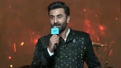 Ranbir Kapoor apologises for Kolkata Dussehra speech error