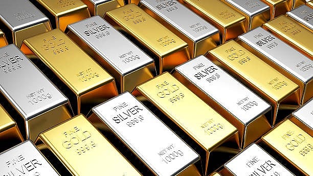 Gold, Silver Jump in Delhi as Rupee Hits Record Low of 95.63