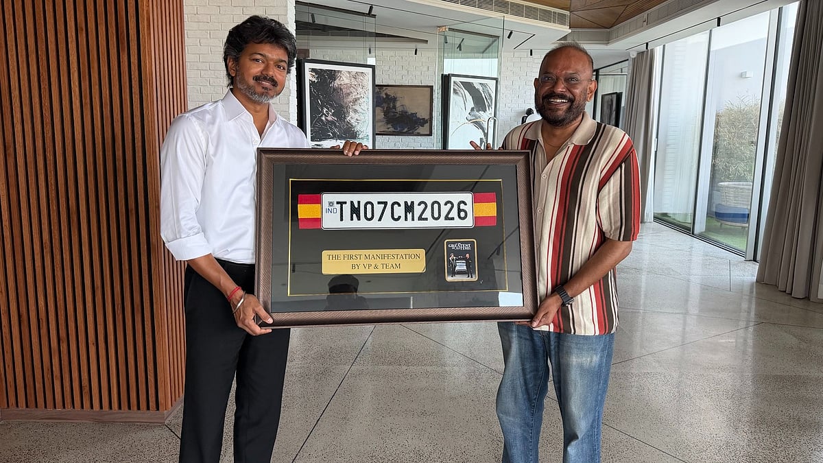 Venkat Prabhu gifts iconic 'TN07 CM 2026' plate to CM Vijay