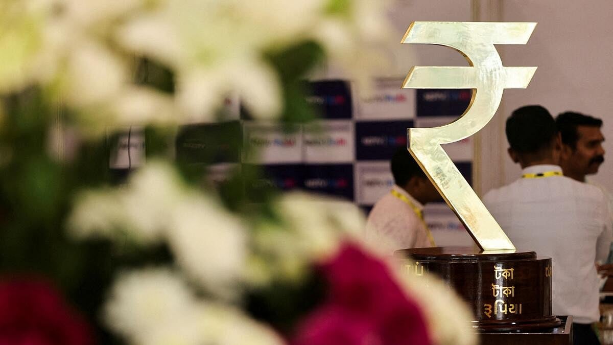 Rupee rises 20 paise to 95.41 against US dollar in early trade