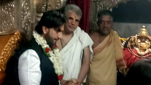 Ranveer Singh Offers Prayers at Chamundi Hill After Kantara Mimicry Row