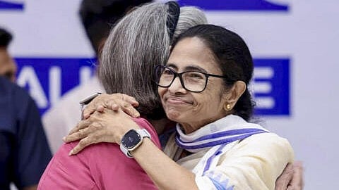 Day after I.N.D.I.A. bloc meeting, Mamata meets Sonia as a beleaguered TMC battles revolt