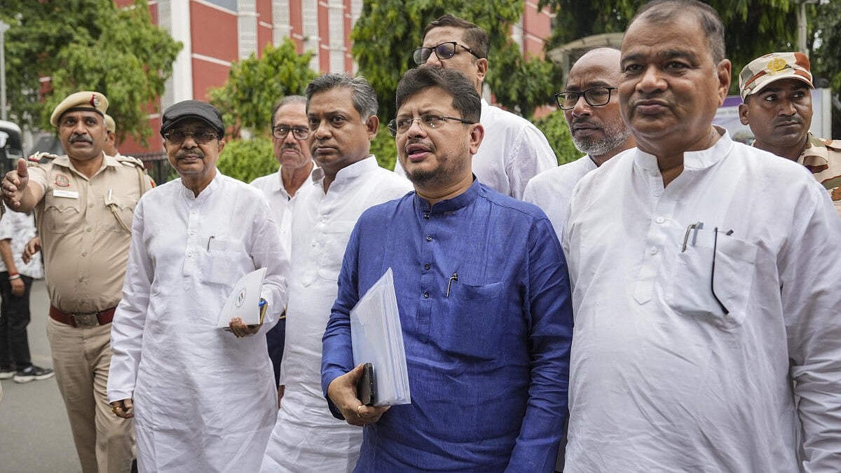 West Bengal Assembly Secretariat sends notice to 10 rebel TMC MLAs over disqualification plea