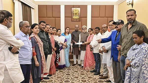 Disqualification row: Rebel TMC MPs seek yet another extension, want 15 more days to reply to Lok Sabha notices