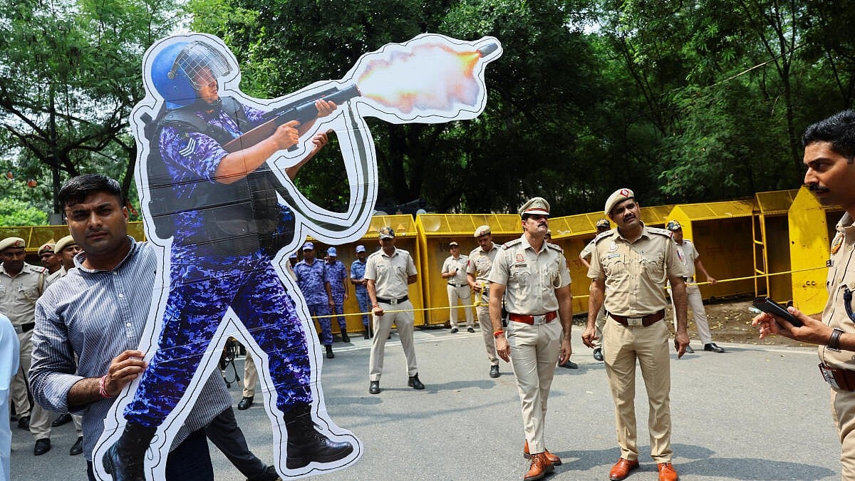 Parliamentary panel sees uproar over police action against protesting students, mulls SOPs