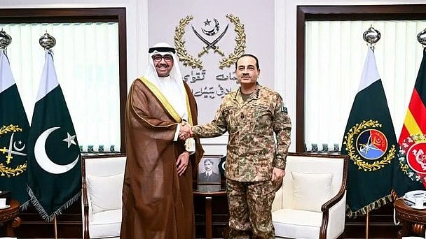 After deal with Saudi, Turkiye, Pakistan signs defence cooperation protocol with Kuwait