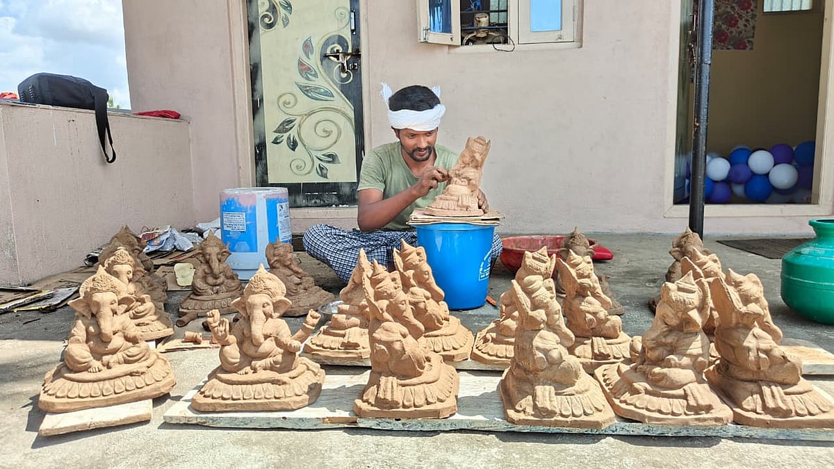 Cow dung takes shape as eco-friendly Ganesha idols in Haveri