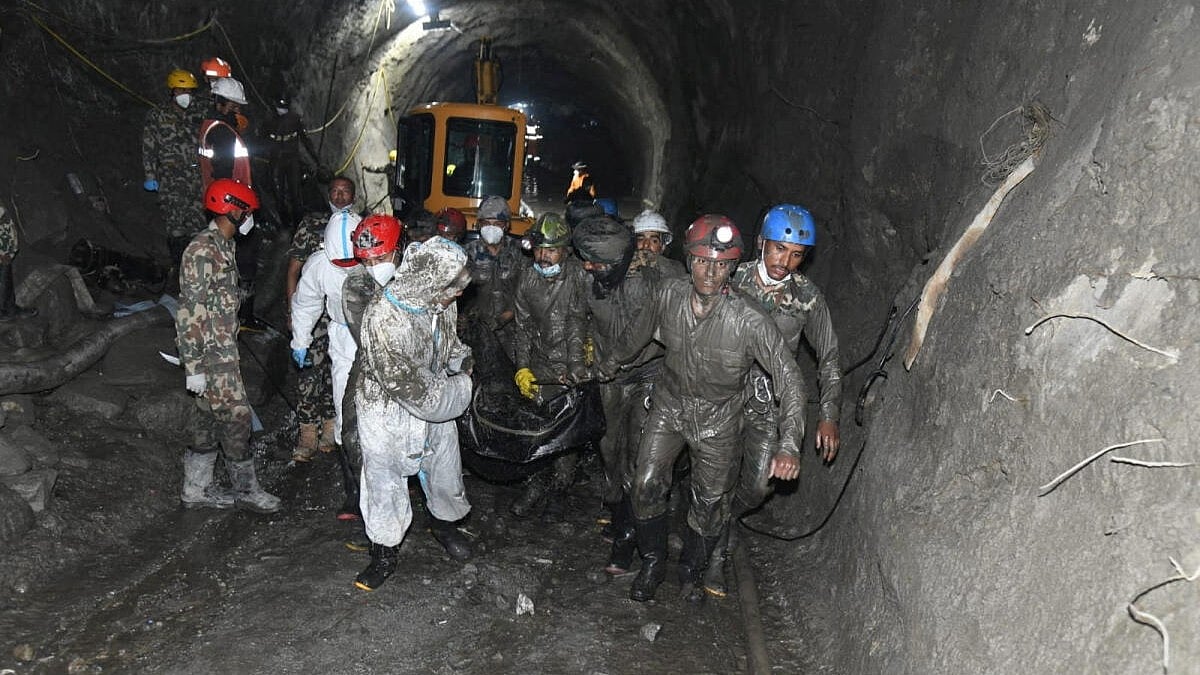 Nepal flood death toll crosses 1,400; five bodies recovered from Chilime tunnel