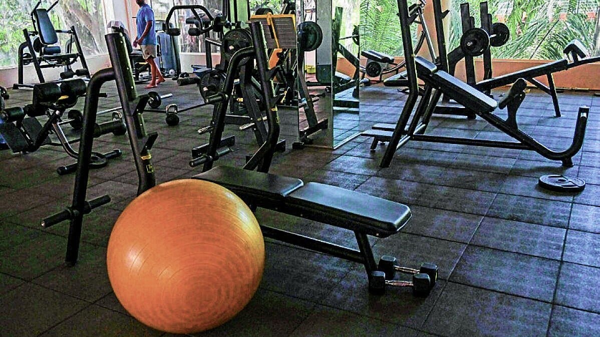 Gym safety concerns surface in Bengaluru, citing incidents of broken cables and aggressive weight handling