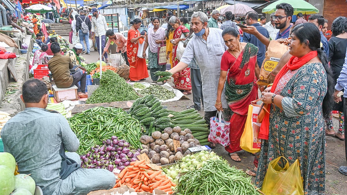 Vegetable prices surge in Bengaluru, greens turn dearer