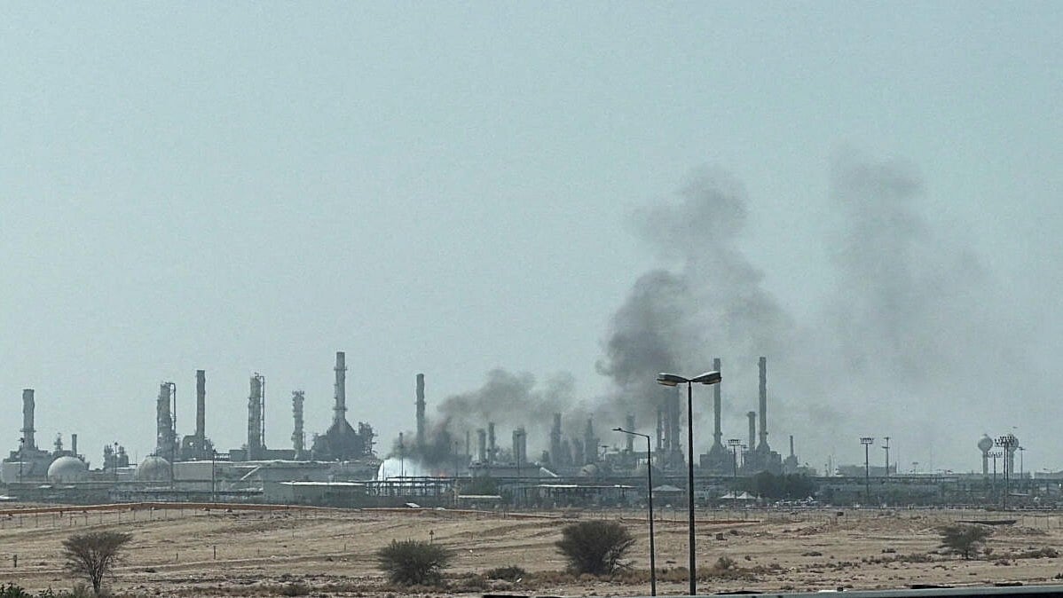 Yemen's Houthis vow more attacks on Saudi airports, oil facilities after Aramco HQ hit