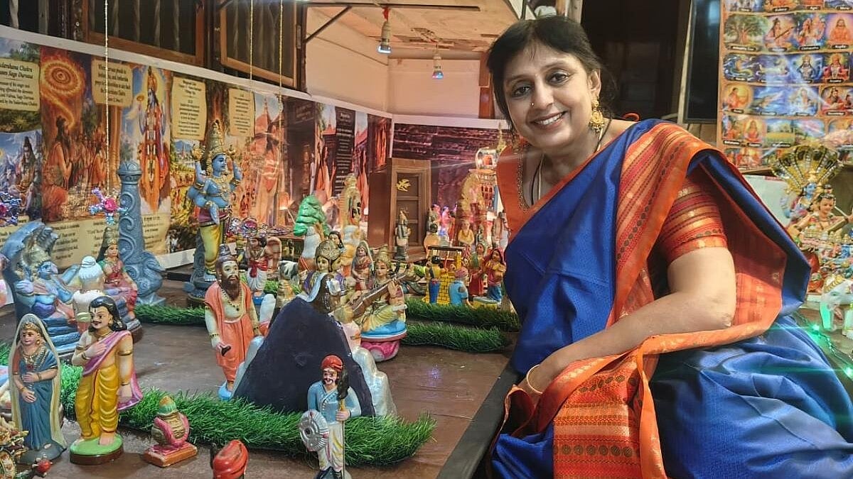 ಗೊಂಬೆ ಋತುವಿನ ಆರಂಭ: ಬೆಂಗಳೂರಿನ ಮನೆಗಳಲ್ಲಿ ಸುಂದರ ಗೊಂಬೆ ಪ್ರದರ್ಶನಗಳು ಮತ್ತು ಸಾಂಸ್ಕೃತಿಕ ಥೀಮ್‌ಗಳು