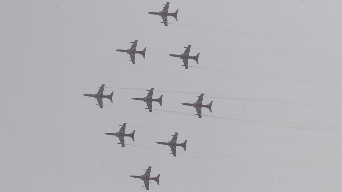 Mysuru Dasara airshow: Surya Kiran's dazzling display cut short by rain