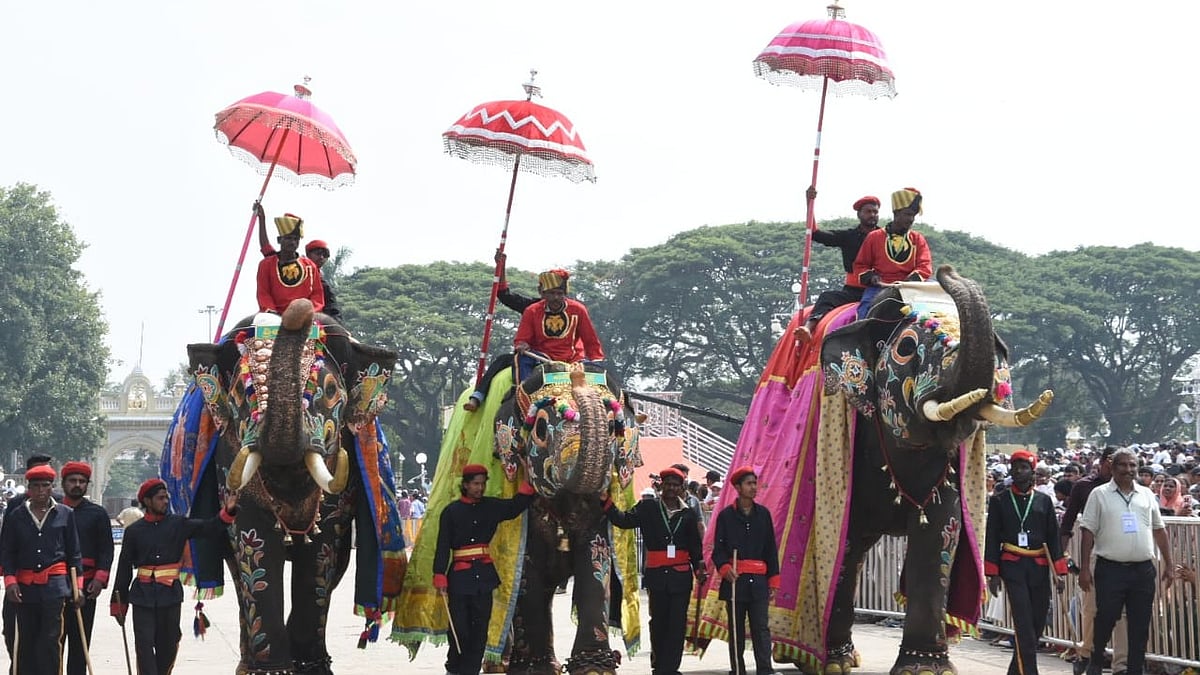Mysuru Dasara grand finale draws 5 lakh, CMs of three states launch Jamboo Savari