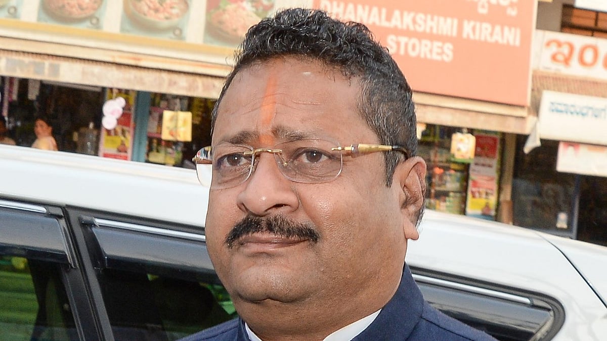 ವಿಜಯಪುರದ ಮಹಿಳಾ ಮತದಾರರು, ತಮ್ಮನ್ನು ಸತ್ತವರು ಎಂದು ಹೇಳಿದ ಶಾಸಕನ ವಿರುದ್ಧ ಕ್ರಮಕ್ಕೆ ಒತ್ತಾಯ