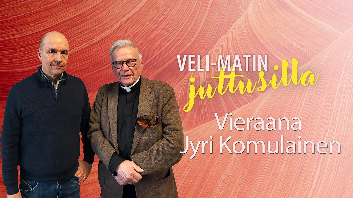 Juttusilla-podcastissa  Jyri Komulainen.